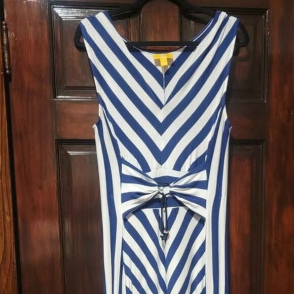 SUPER Flattering, maxi, summer dress - Picture 5 of 7